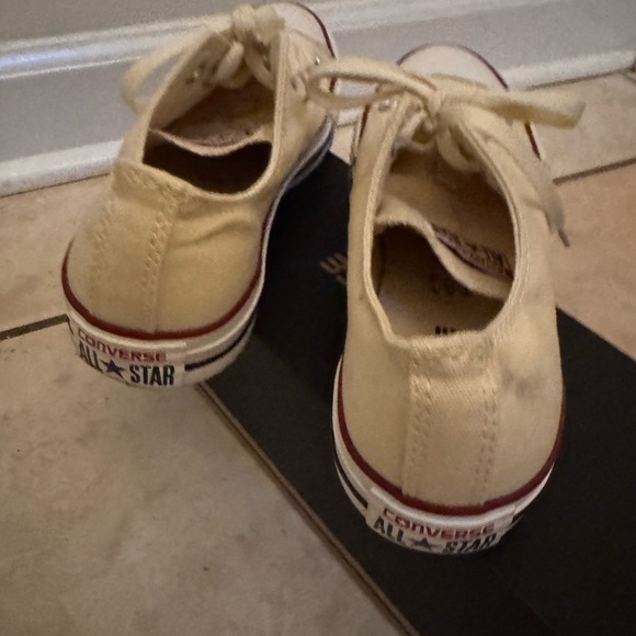 Converse Women’s Beige Sneakers - Picture 4 of 4